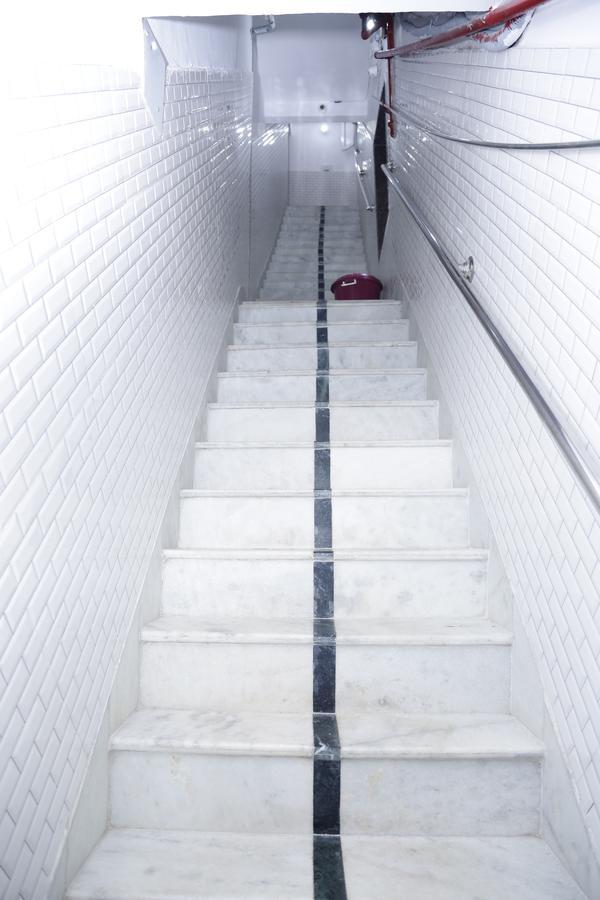 Hostel Backpackers Heaven New King - New Delhi Train Station Exterior foto